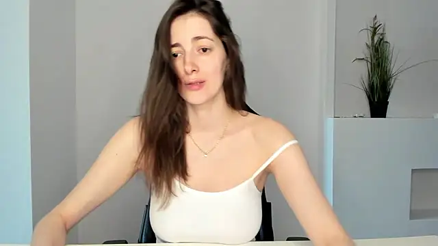 Snapshot of Sabrina_Mur chatting on February 13, 2025, 10:44 am Sabrina Mur online show from February 13, 2025, 10:44 am