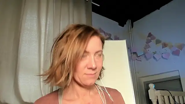 Lola Belgium online show from February 15, 2025, 2:44 pm