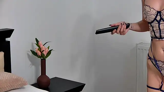 Sierra Halle online show from March 11, 2025, 8:42 pm