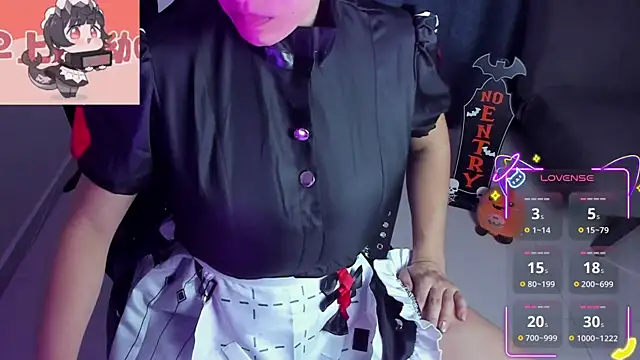 Roxy clark online show from October 31, 2025, 9:10 am