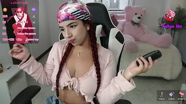 vane lopez  online show from January 7, 2025, 8:42 pm