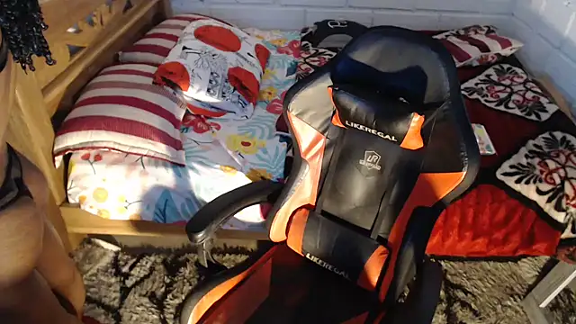 sexyjustin202 online show from December 10, 2024, 9:00 pm