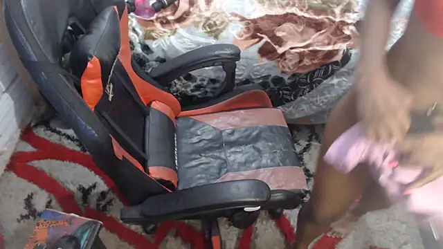 sexyjustin202 online show from September 26, 2025, 2:26 am