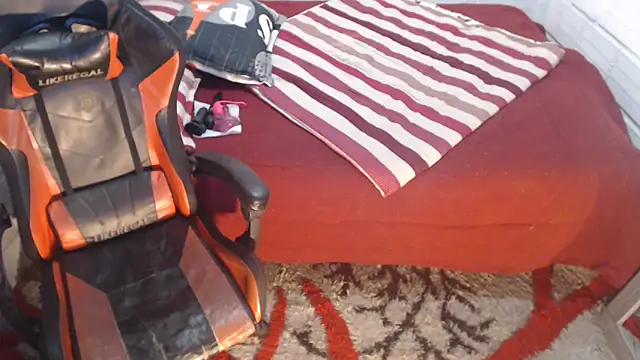 sexyjustin202 online show from October 16, 2025, 10:44 pm