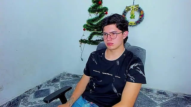 Snapshot of patrik_027 chatting on December 5, 2024, 12:08 am patrik 027 online show from December 5, 2024, 12:08 am