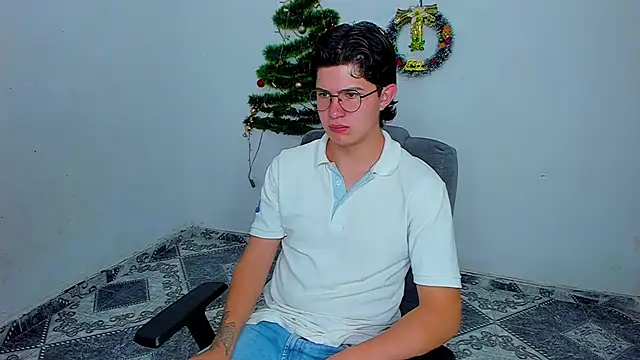 Snapshot of patrik_027 chatting on December 5, 2024, 12:44 pm patrik 027 online show from December 5, 2024, 12:44 pm