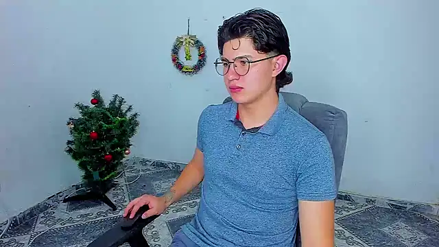 Snapshot of patrik_027 chatting on December 11, 2024, 9:45 pm patrik 027 online show from December 11, 2024, 9:45 pm