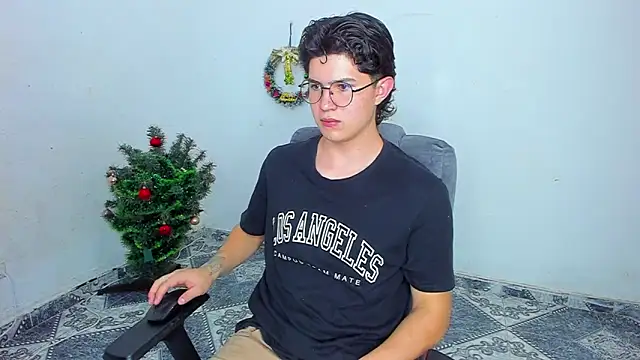 Snapshot of patrik_027 chatting on December 20, 2024, 10:32 pm patrik 027 online show from December 20, 2024, 10:32 pm