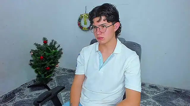 Snapshot of patrik_027 chatting on December 21, 2024, 4:25 pm patrik 027 online show from December 21, 2024, 4:25 pm