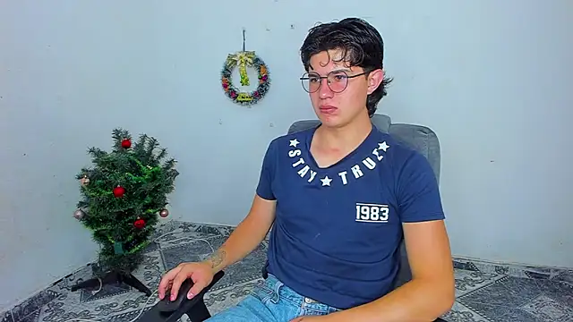 Snapshot of patrik_027 chatting on December 28, 2024, 1:28 pm patrik 027 online show from December 28, 2024, 1:28 pm