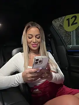 KirstieVegas online show from January 12, 2025, 4:29 pm