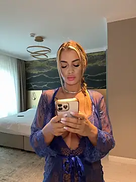 KirstieVegas online show from September 14, 2025, 3:44 pm