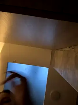 Snapshot of CeliWoods chatting on October 25, 2025, 10:45 am CeliWoods online show from October 25, 2025, 10:45 am