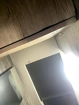 Snapshot of CeliWoods chatting on December 14, 2025, 10:09 am CeliWoods online show from December 14, 2025, 10:09 am