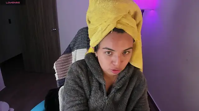 Snapshot of Miss_Nicole chatting on November 20, 2025, 2:12 am Miss Nicole online show from November 20, 2025, 2:12 am