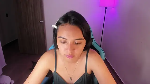 Snapshot of Miss_Nicole chatting on December 2, 2025, 7:09 pm Miss Nicole online show from December 2, 2025, 7:09 pm