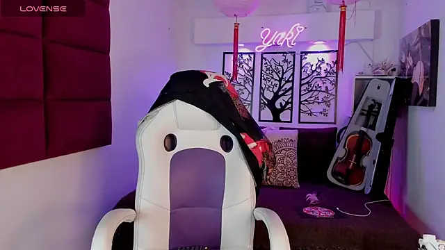 Snapshot of Yaki_Tai chatting on March 16, 2025, 6:20 am Yaki Tai online show from March 16, 2025, 6:20 am