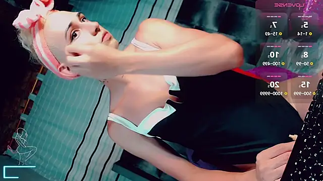 Snapshot of CharlotteBigCock chatting on March 19, 2025, 2:35 pm CharlotteBigCock online show from March 19, 2025, 2:35 pm