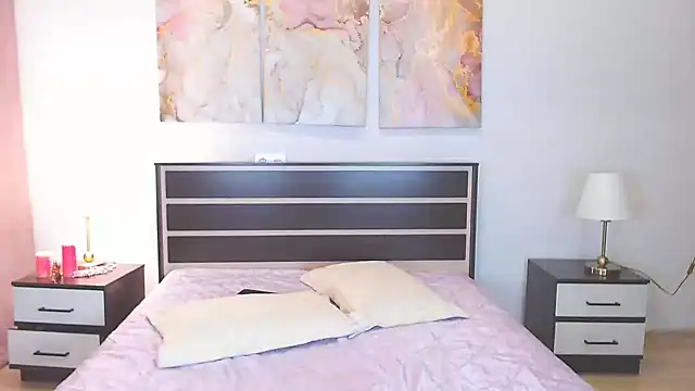 Yulianna Smith online show from December 22, 2024, 6:39 am