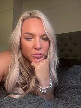 Bustyblondebabe32 online show from February 9, 2025, 10:20 am