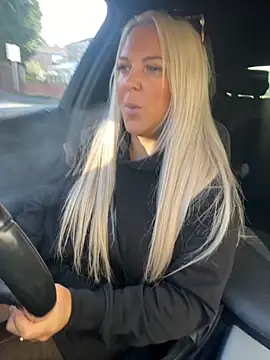 Bustyblondebabe32 online show from September 29, 2025, 8:08 am