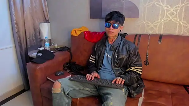 AcidMilo online show from December 7, 2024, 2:46 pm