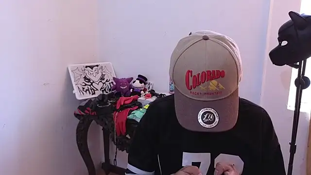 AcidMilo online show from February 8, 2025, 3:53 pm