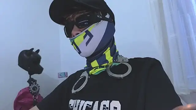 AcidMilo online show from February 17, 2025, 11:09 pm