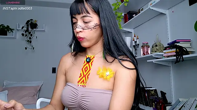 Snapshot of Nikol-JE chatting on October 25, 2025, 8:03 pm Nikol-JE online show from October 25, 2025, 8:03 pm