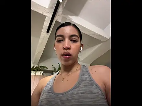 Snapshot of Nikol-JE chatting on November 27, 2025, 11:07 pm Nikol-JE online show from November 27, 2025, 11:07 pm