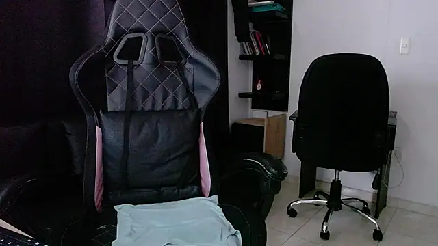 Snapshot of Karen_sex92 chatting on February 11, 2025, 12:27 pm Karen sex92 online show from February 11, 2025, 12:27 pm