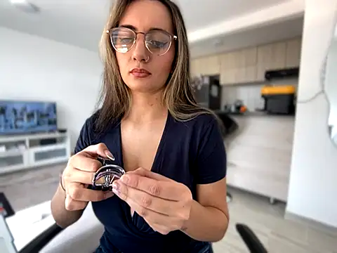 Anny Moore09 online show from September 17, 2025, 2:52 pm