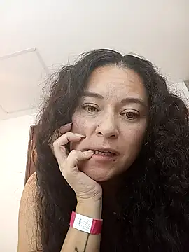 latinahotfire online show from November 22, 2025, 6:45 am