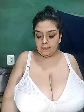 Snapshot of fantasyboobs chatting on September 23, 2025, 7:33 am fantasyboobs online show from September 23, 2025, 7:33 am