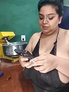 Snapshot of fantasyboobs chatting on October 19, 2025, 7:42 am fantasyboobs online show from October 19, 2025, 7:42 am