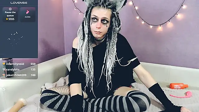 Snapshot of Littlepinkcat chatting on February 13, 2025, 8:27 am Littlepinkcat online show from February 13, 2025, 8:27 am