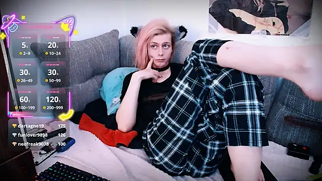 Snapshot of Littlepinkcat chatting on October 28, 2025, 2:48 am Littlepinkcat online show from October 28, 2025, 2:48 am