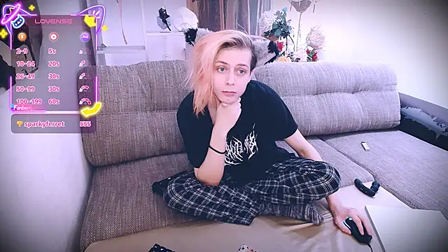 Snapshot of Littlepinkcat chatting on November 29, 2025, 8:17 am Littlepinkcat online show from November 29, 2025, 8:17 am