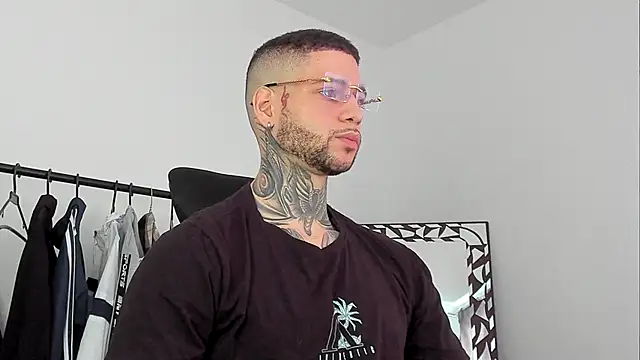  jamesleandros1 online show from October 29, 2025, 4:20 pm