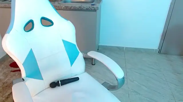 Snapshot of PIA_STONE chatting on February 14, 2025, 8:37 pm PIA STONE online show from February 14, 2025, 8:37 pm