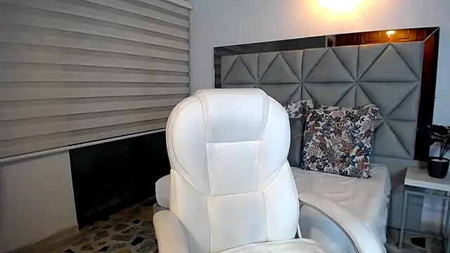 Snapshot of nana_levy chatting on January 8, 2025, 3:51 am nana levy online show from January 8, 2025, 3:51 am