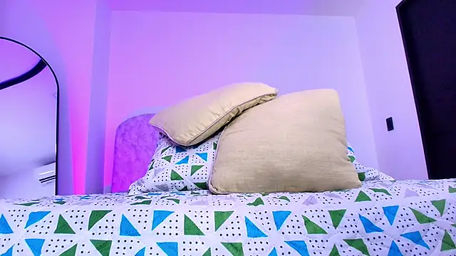 Snapshot of naomi_kyse chatting on November 21, 2025, 3:05 am naomi kyse online show from November 21, 2025, 3:05 am