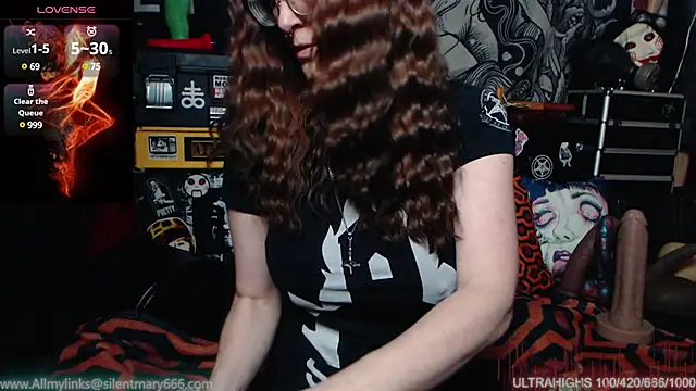 Snapshot of Silentmary chatting on January 25, 2025, 3:19 am Silentmary online show from January 25, 2025, 3:19 am