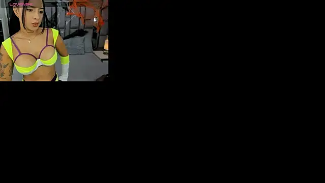 EMMAHILL1 online show from October 29, 2025, 11:34 am