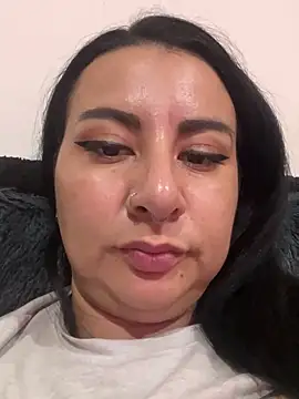 Abril Luv online show from March 5, 2025, 12:38 am