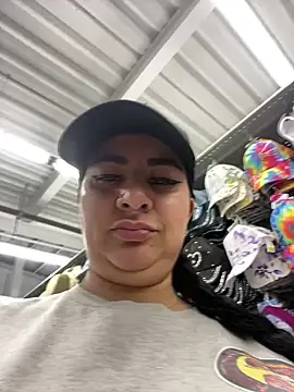 Abril Luv online show from March 15, 2025, 4:43 pm