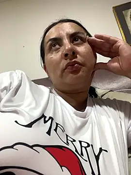 Abril Luv online show from October 10, 2025, 2:10 am