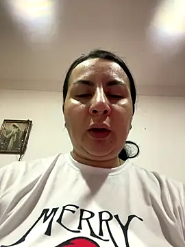 Abril Luv online show from October 18, 2025, 1:30 am