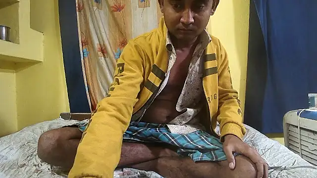 Snapshot of Cute_boy2000 chatting on December 4, 2024, 12:41 am Cute boy2000 online show from December 4, 2024, 12:41 am