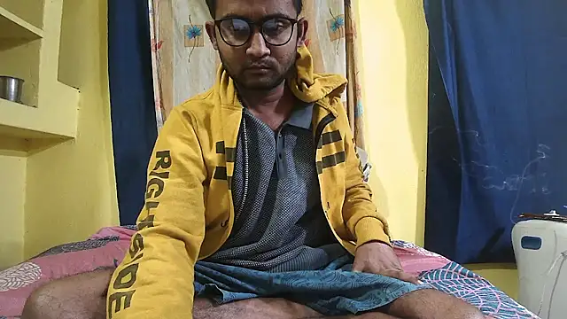 Snapshot of Cute_boy2000 chatting on January 6, 2025, 12:48 am Cute boy2000 online show from January 6, 2025, 12:48 am